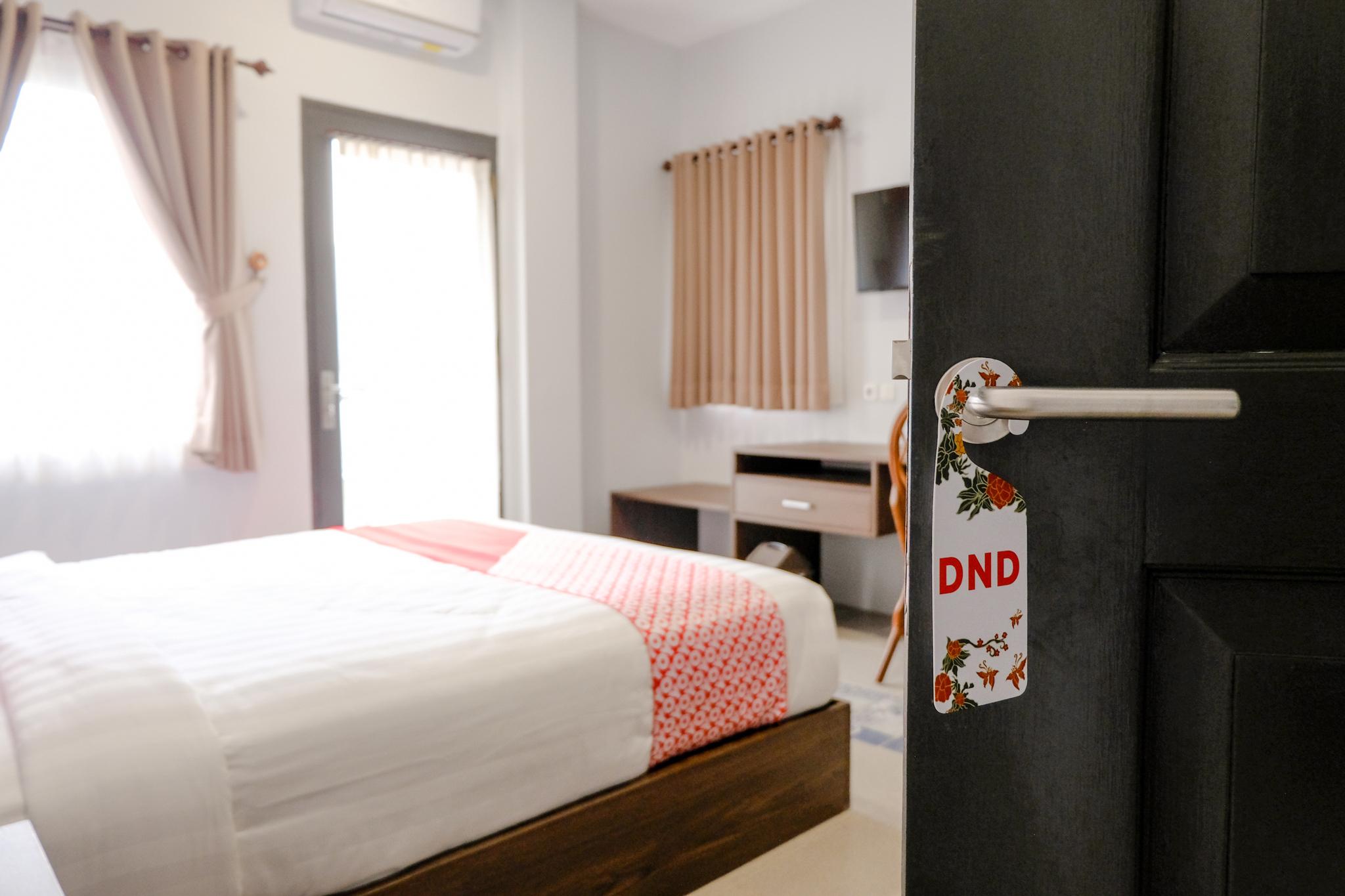 Panorama Inn Residence Batu Mitra Reddoorz Exterior photo
