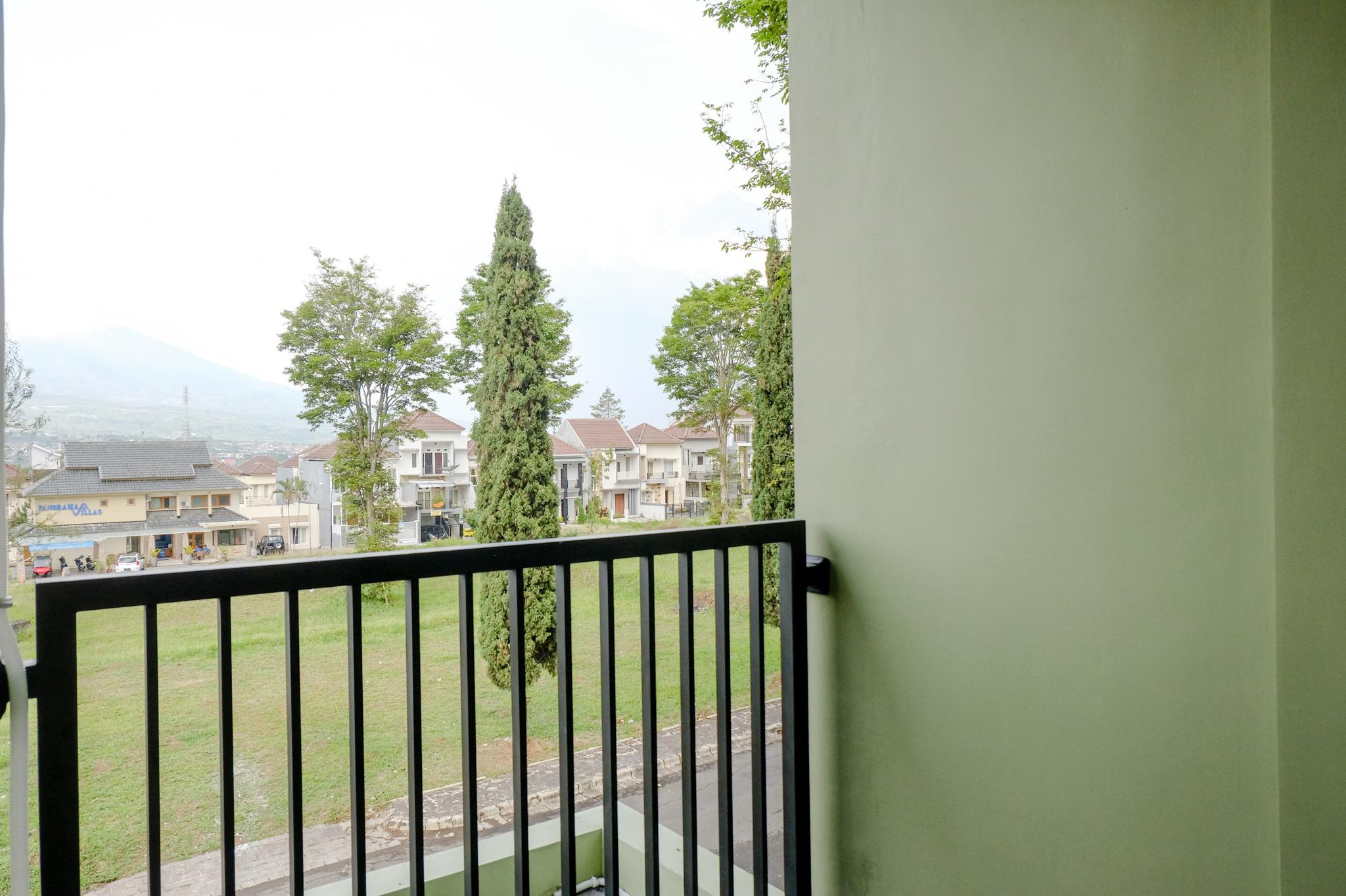 Panorama Inn Residence Batu Mitra Reddoorz Exterior photo