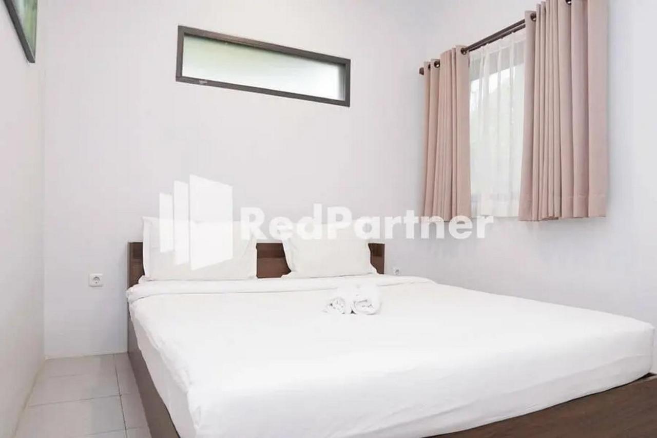Panorama Inn Residence Batu Mitra Reddoorz Exterior photo