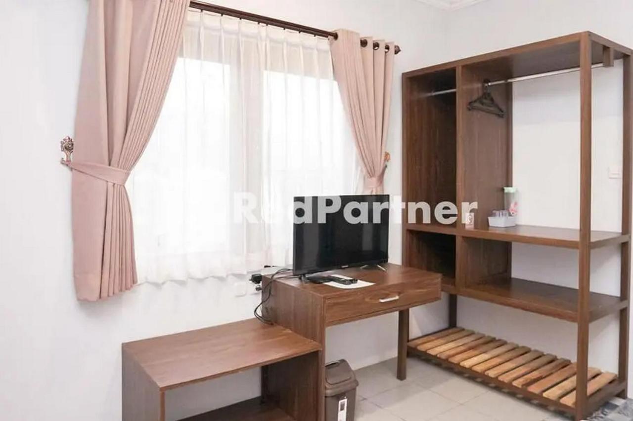 Panorama Inn Residence Batu Mitra Reddoorz Exterior photo
