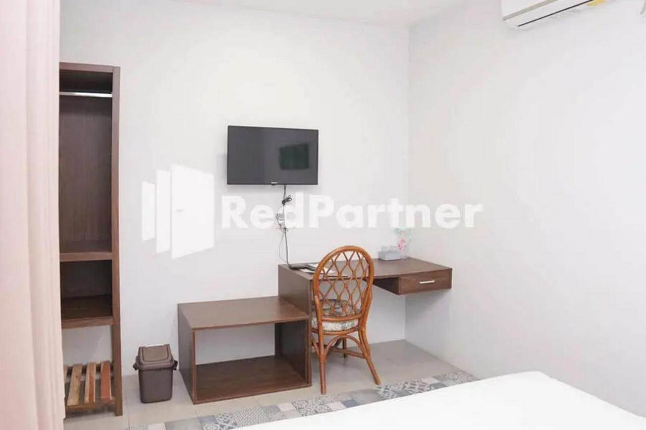 Panorama Inn Residence Batu Mitra Reddoorz Exterior photo
