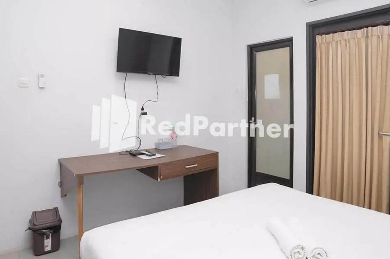 Panorama Inn Residence Batu Mitra Reddoorz Exterior photo